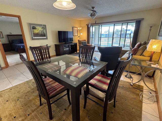 77 Village Del Lago Cir, St Augustine, FL 32080