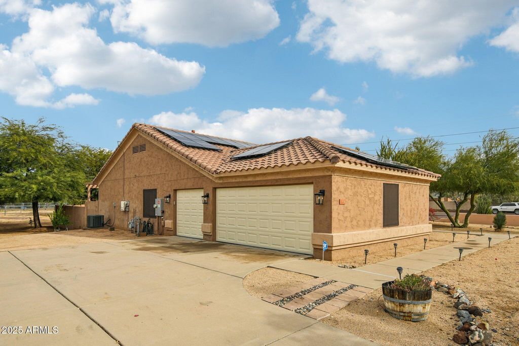 512 E JORDON Lane, Phoenix, AZ 85086