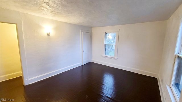 18 Whitney Avenue S, Youngstown, OH 44509