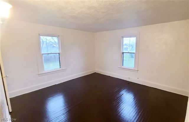 18 Whitney Avenue S, Youngstown, OH 44509