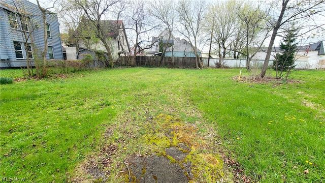 18 Whitney Avenue S, Youngstown, OH 44509