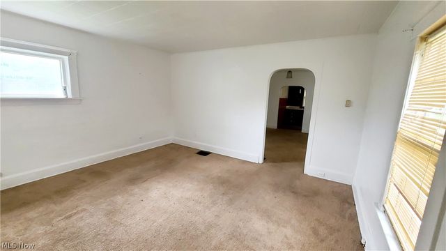 18 Whitney Avenue S, Youngstown, OH 44509