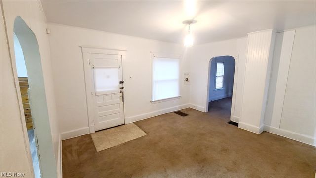 18 Whitney Avenue S, Youngstown, OH 44509