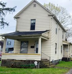18 Whitney Avenue S, Youngstown, OH 44509