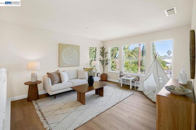 8232 Tanforan Ct, Newark, CA 94560