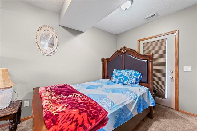 3212 Morton Lane, St Joseph, MO 64506