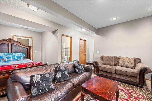 3212 Morton Lane, St Joseph, MO 64506