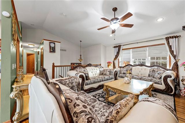 3212 Morton Lane, St Joseph, MO 64506