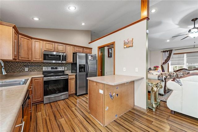 3212 Morton Lane, St Joseph, MO 64506