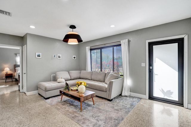 1728 NE 17th Terrace, Fort Lauderdale, FL 33305