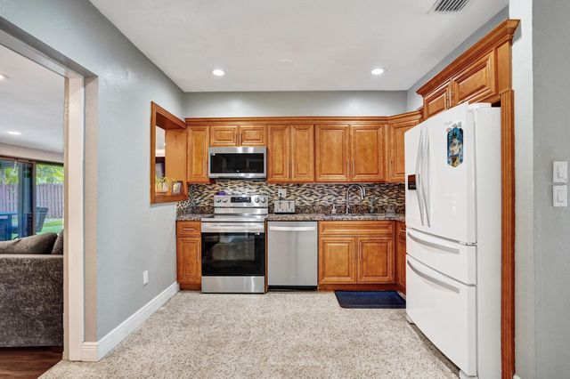 1728 NE 17th Terrace, Fort Lauderdale, FL 33305