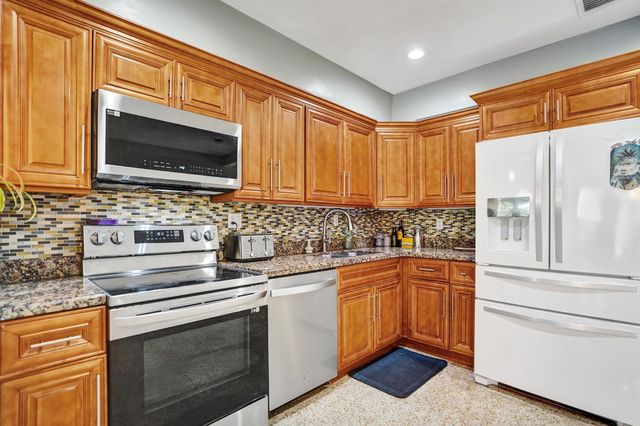 1728 NE 17th Terrace, Fort Lauderdale, FL 33305