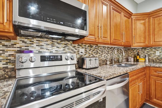 1728 NE 17th Terrace, Fort Lauderdale, FL 33305