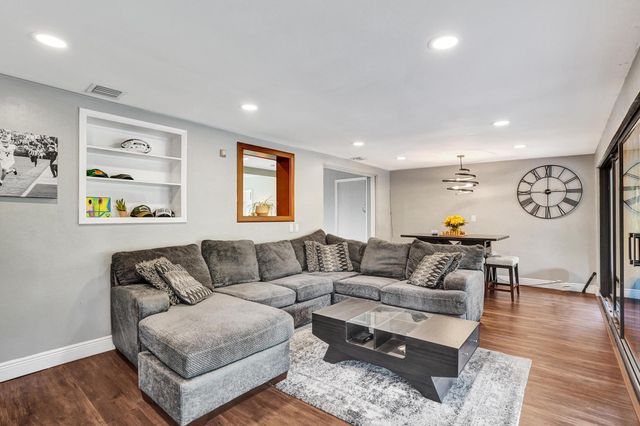 1728 NE 17th Terrace, Fort Lauderdale, FL 33305