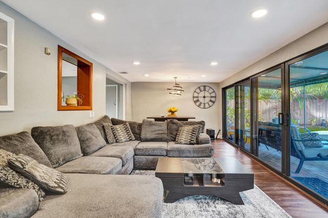 1728 NE 17th Terrace, Fort Lauderdale, FL 33305