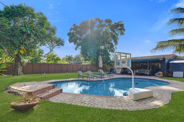 1728 NE 17th Terrace, Fort Lauderdale, FL 33305