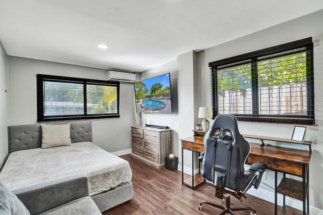 1728 NE 17th Terrace, Fort Lauderdale, FL 33305