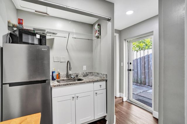 1728 NE 17th Terrace, Fort Lauderdale, FL 33305