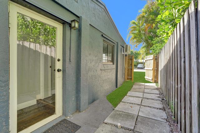 1728 NE 17th Terrace, Fort Lauderdale, FL 33305