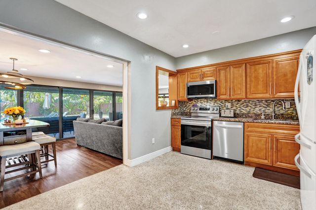 1728 NE 17th Terrace, Fort Lauderdale, FL 33305