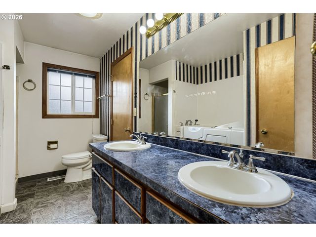 307 Ne 110TH St, Vancouver, WA 98685