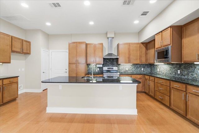2520 Bluebonnet DR 40, Austin, TX 78704