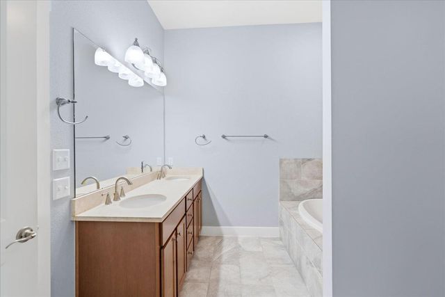 2520 Bluebonnet DR 40, Austin, TX 78704