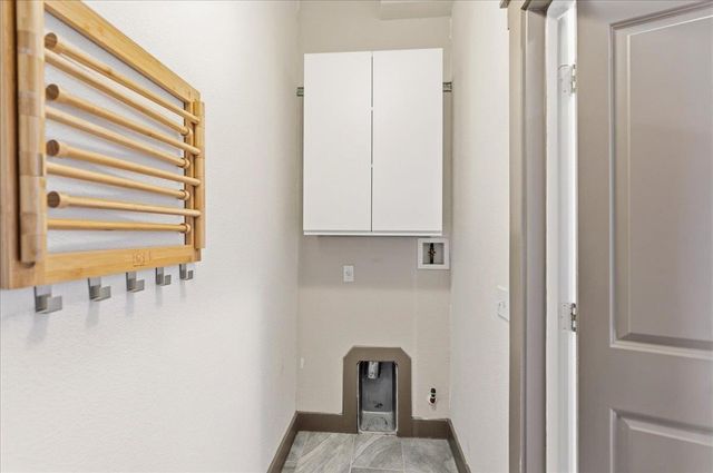 2520 Bluebonnet DR 40, Austin, TX 78704