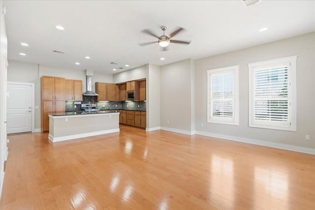 2520 Bluebonnet DR 40, Austin, TX 78704