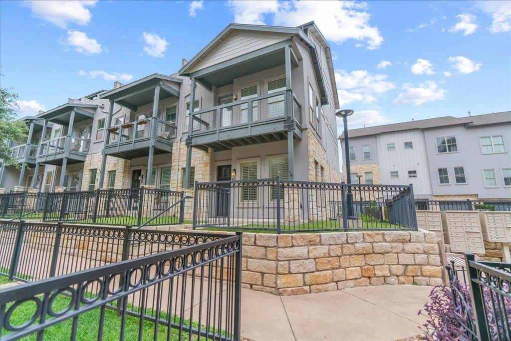 2520 Bluebonnet DR 40, Austin, TX 78704
