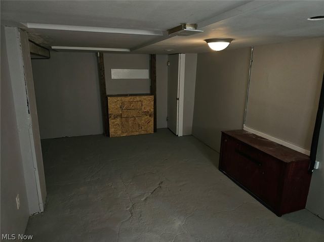 907 14th Street NE, Canton, OH 44714