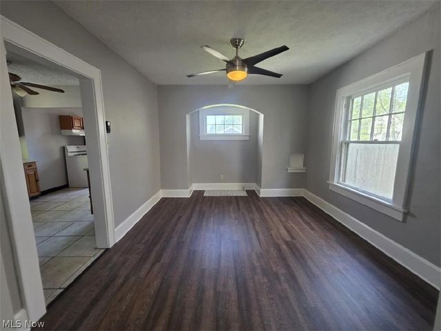 907 14th Street NE, Canton, OH 44714