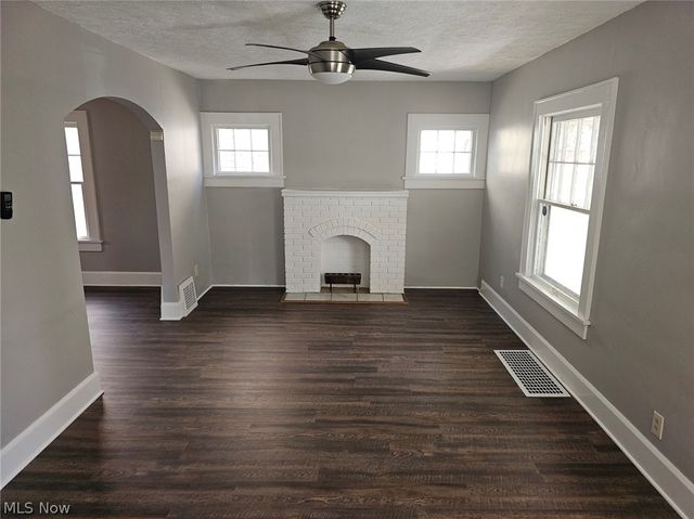 907 14th Street NE, Canton, OH 44714