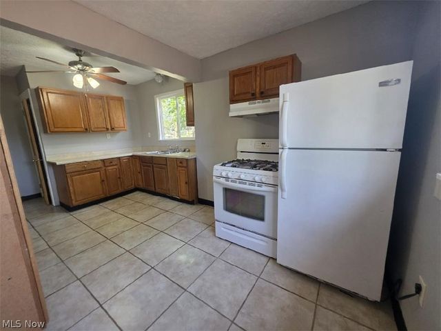 907 14th Street NE, Canton, OH 44714