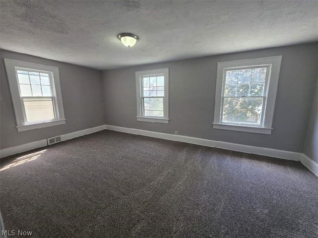 907 14th Street NE, Canton, OH 44714