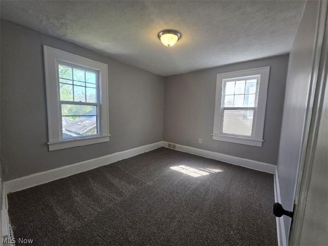 907 14th Street NE, Canton, OH 44714