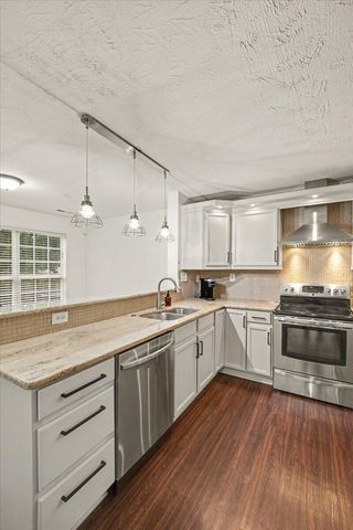 3732 Mossbridge Way, Lexington, KY 40514