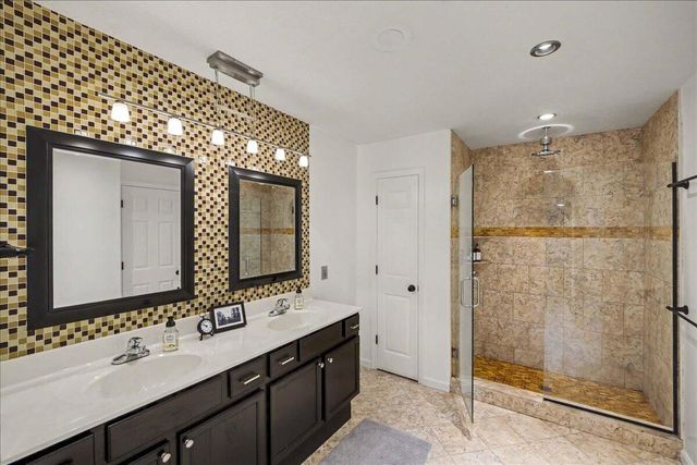 3732 Mossbridge Way, Lexington, KY 40514