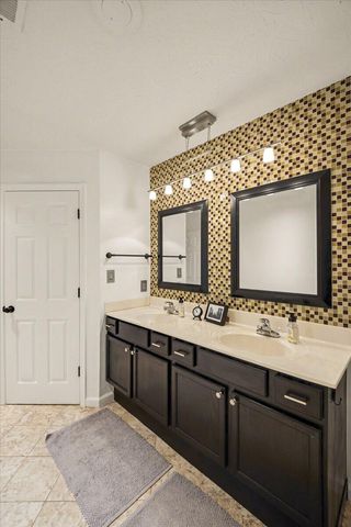 3732 Mossbridge Way, Lexington, KY 40514