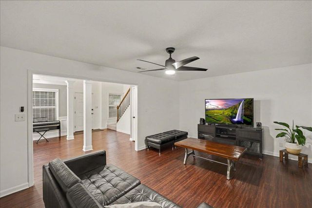 3732 Mossbridge Way, Lexington, KY 40514