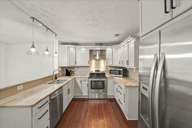 3732 Mossbridge Way, Lexington, KY 40514