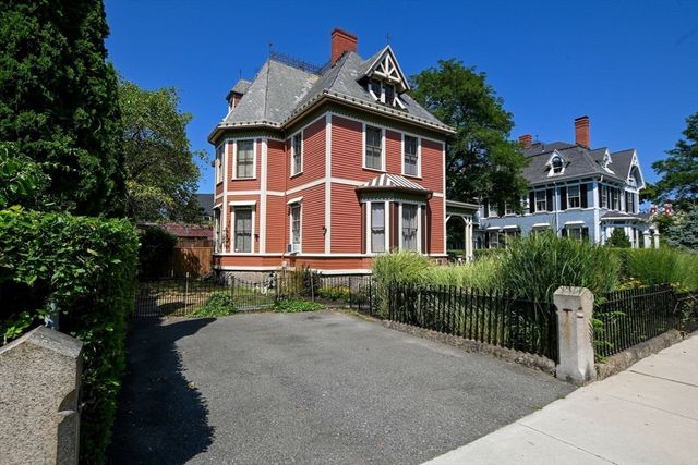 97 Madison St, New Bedford, MA 02740