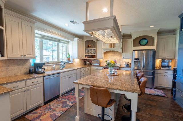 9 Jynteewood Circle, Canyon, TX 79015