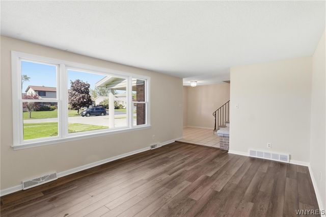 274 Fareway Lane, Grand Island, NY 14072