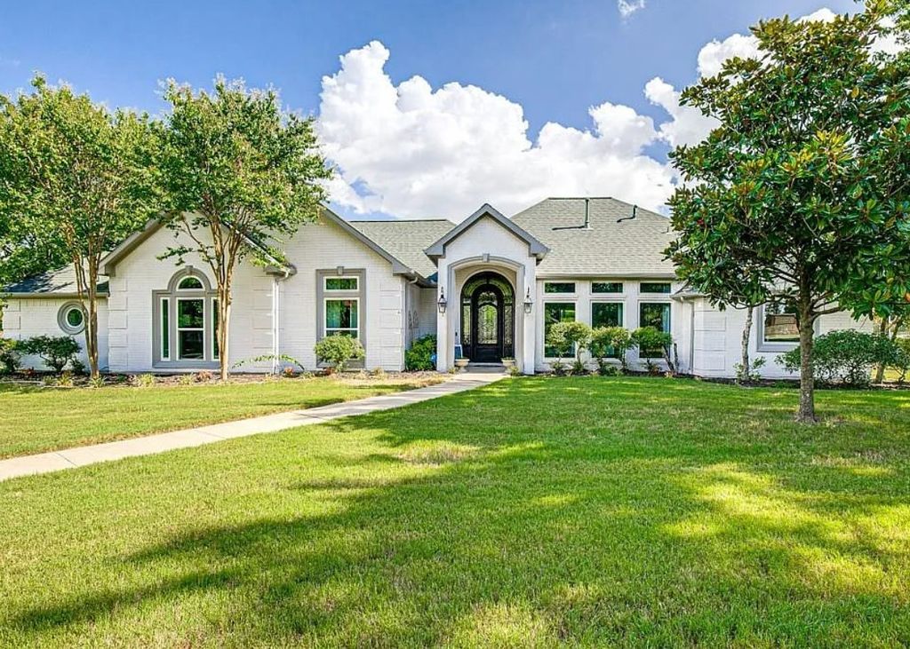 400 Chippendale Drive, Heath, TX 75032