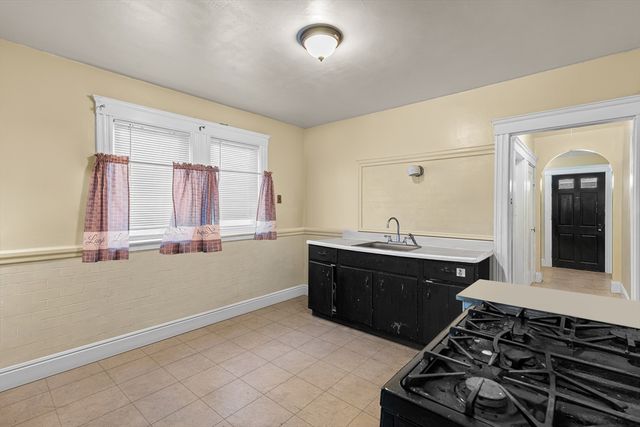 172-174 Franklin St, Boston, MA 02134