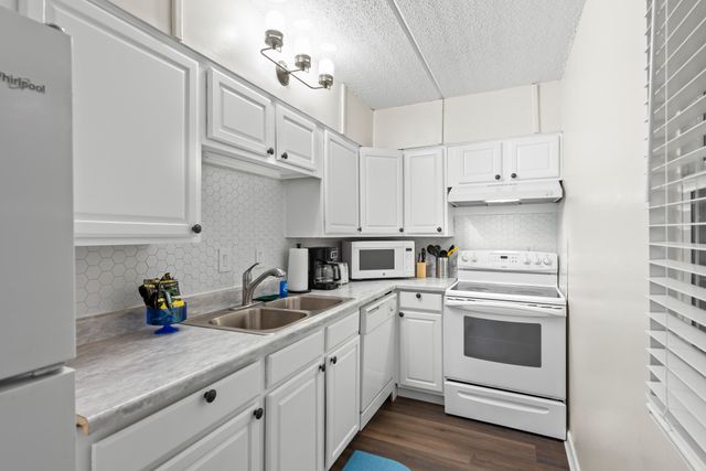 209 W Miracle Strip Parkway C201, Mary Esther, FL 32569