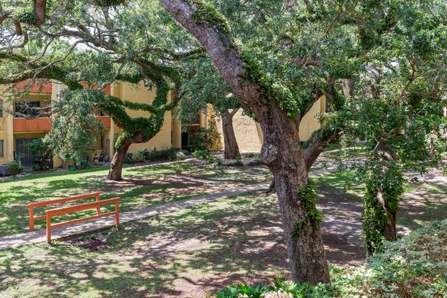 209 W Miracle Strip Parkway C201, Mary Esther, FL 32569