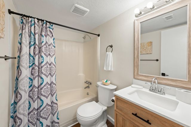 209 W Miracle Strip Parkway C201, Mary Esther, FL 32569