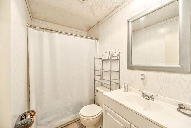 144 Deer Path, Livingston, TX 77351